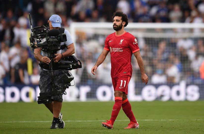 ليفربول يضرب ليدز بثلاثية في مباراة تاريخية لمحمد صلاح