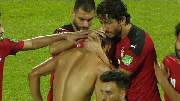 مصطفى محمد ينقد مصر من فهود الجابون