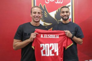 الأهلي يعلن عن تمديد عقد عمرو السولية