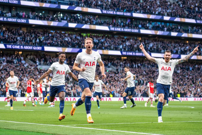 توتنهام يحسم الدربي ويشعل الصراع على التأهل لدوري الأبطال