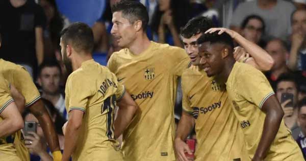 ليفاندوفسكي يقود برشلونة لفوز ساحق على ريال سوسيداد