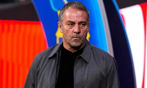 هانسي فليك يحدد القطعة المفقودة في تشكيلة برشلونة قبل فترة الانتقالات الصيفية