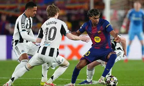 بيدرو بورو يتحدث عن لامين يامال وأنتوني جوردون قبل المباراة الافتتاحية لإسبانيا في كأس العالم